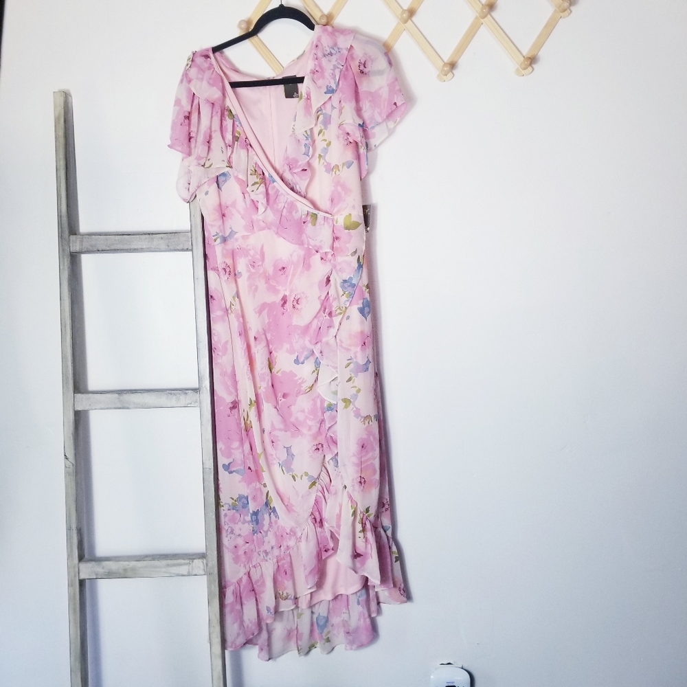 NWT TAYLOR PINK FLOWERY DRESS SIZE 14 (RUNS SMALL)
